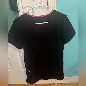 Black Scrub Top
Tag is worn off but is size small
PET FREE AND SMOKE FREE